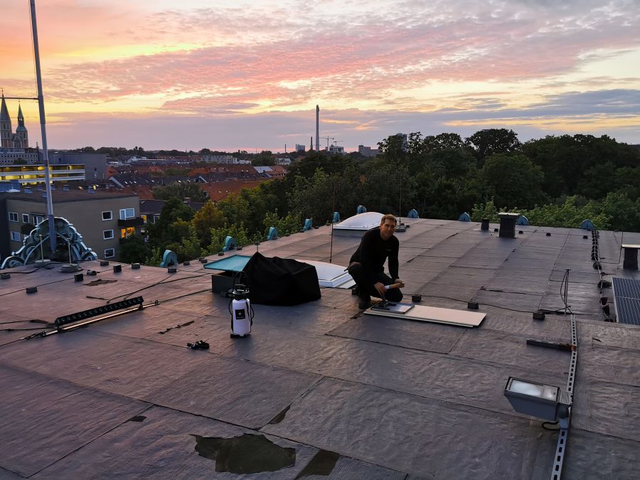 Staatstheater Braunschweig - Night of Light Vorbereitung für die beleuchtung mit roten Bengalfackeln